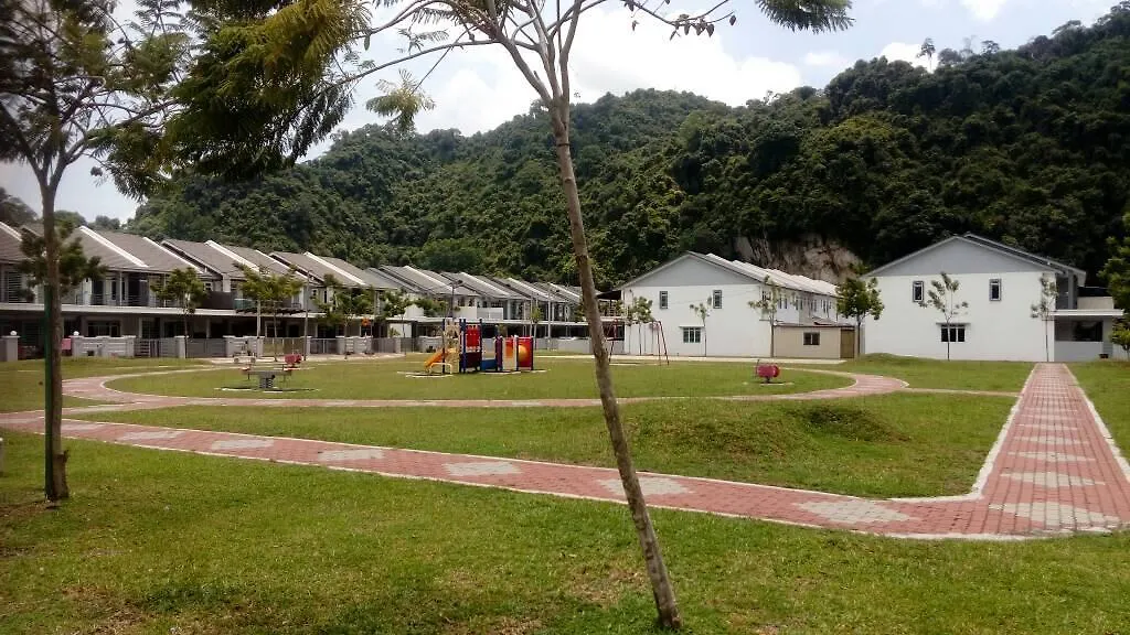 Cozy Home Stay At Gunung Lang Ipoh Malaysia
