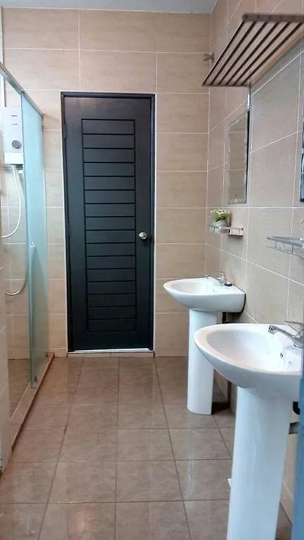 Cozy Home Stay At Gunung Lang Ipoh